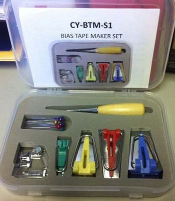 Accessory set Bias tape maker with case.