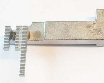 Feed Dog Singer 14T968DC Front